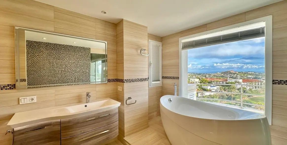 Продажа  отдельно стоящей виллы в Benahavís 17