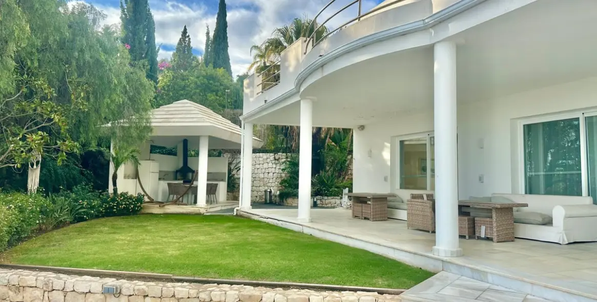 Продажа  отдельно стоящей виллы в Benahavís 23