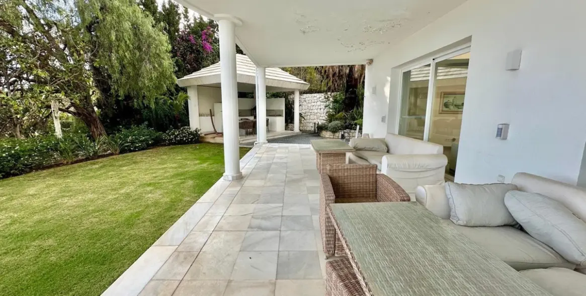 Продажа  отдельно стоящей виллы в Benahavís 27