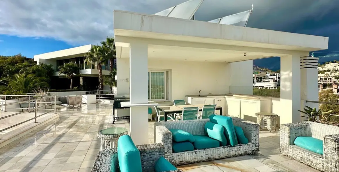 Продажа  отдельно стоящей виллы в Benahavís 29