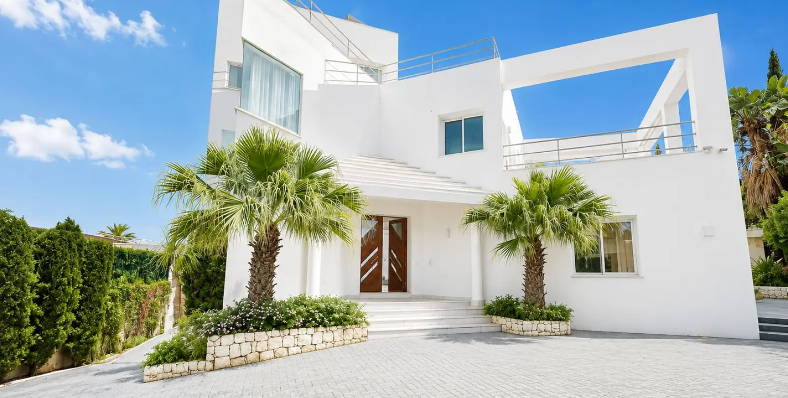 Sale of detached villa in Benahavís 1