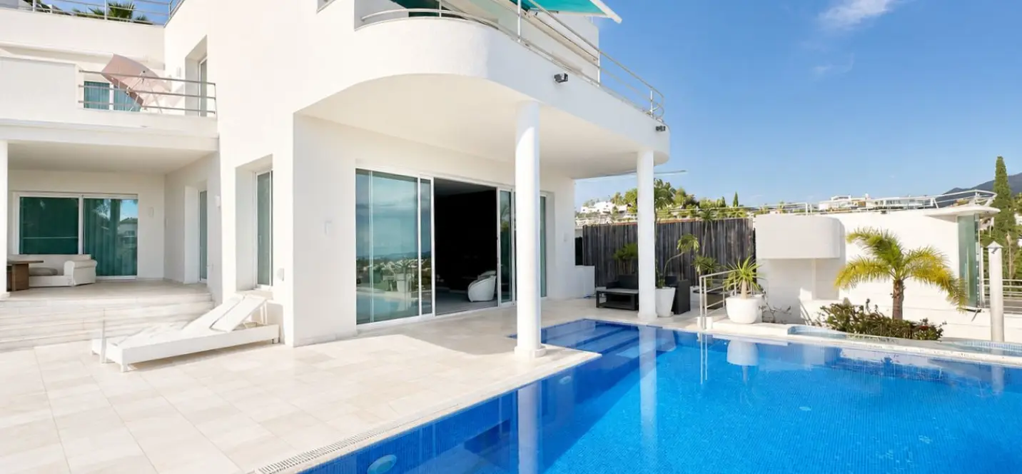 Sale of detached villa in Benahavís 1