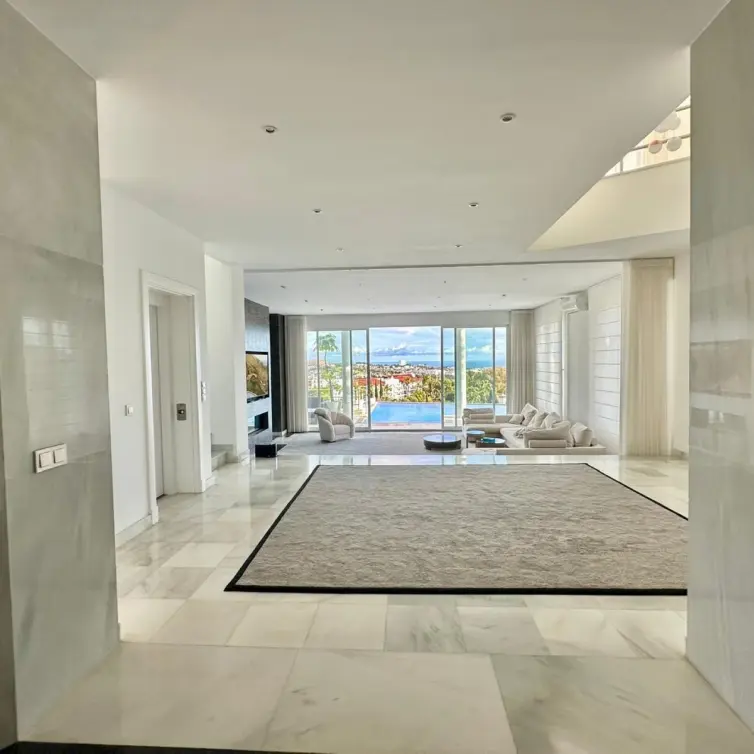 Sale of detached villa in Benahavís