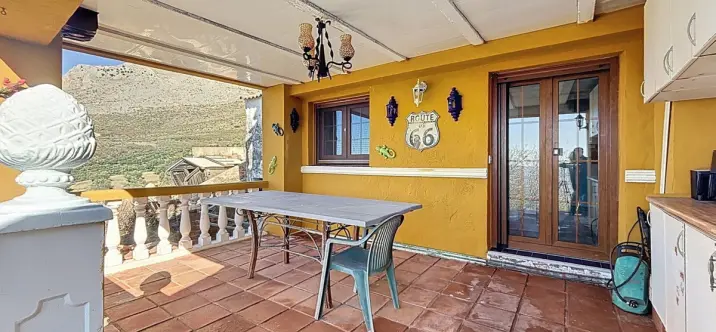Sale of detached villa in Periana 3