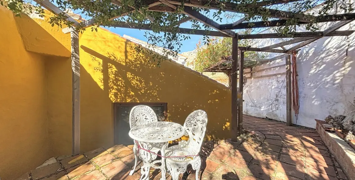 Sale of detached villa in Periana 6