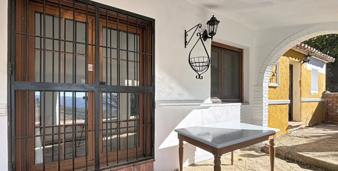 Sale of detached villa in Periana 7