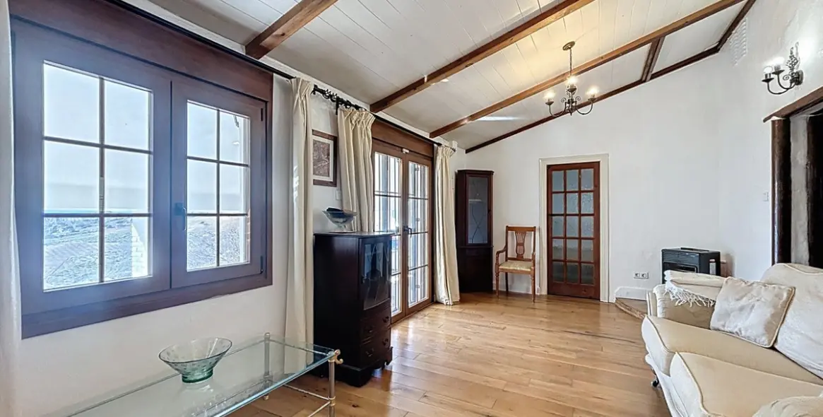 Sale of detached villa in Periana 9