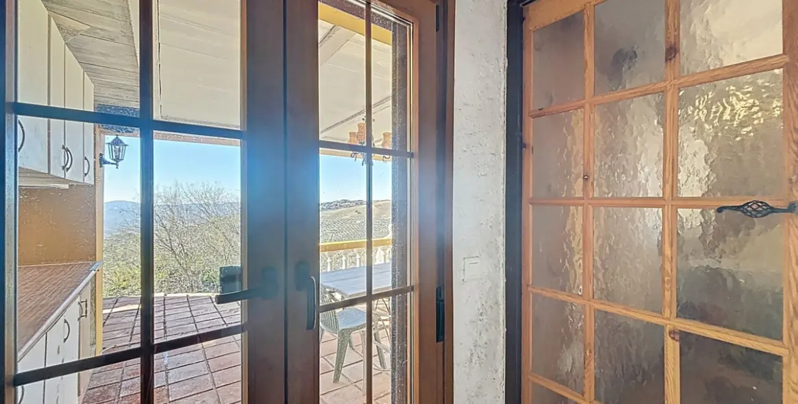 Sale of detached villa in Periana 32