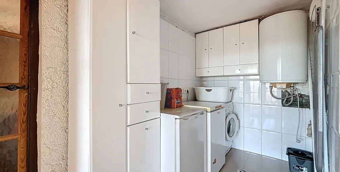 Sale of detached villa in Periana 34