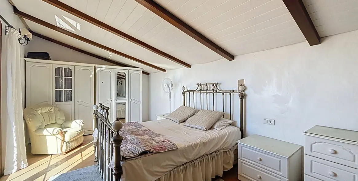 Sale of detached villa in Periana 37