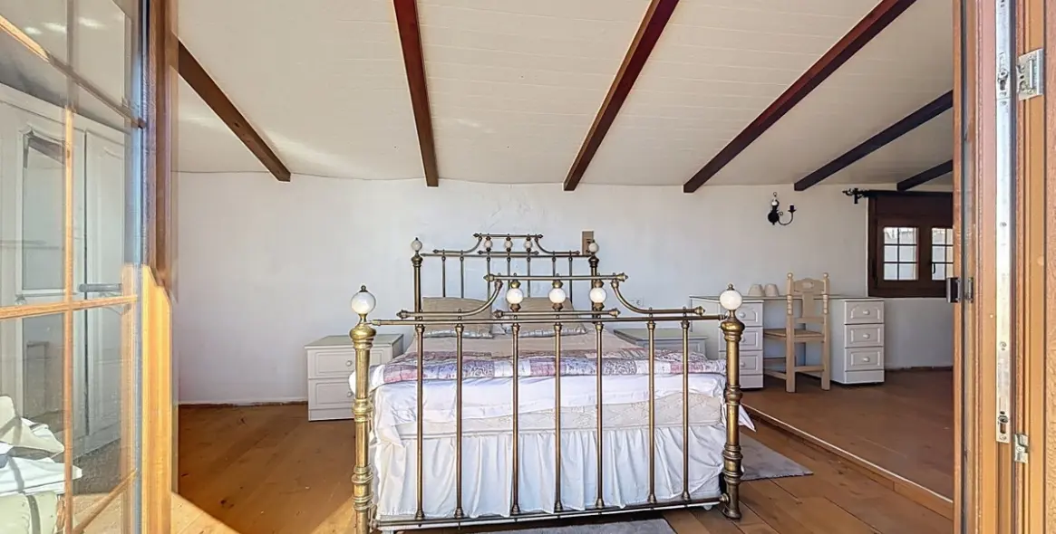 Sale of detached villa in Periana 46