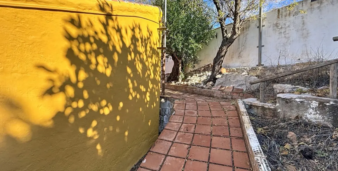 Sale of detached villa in Periana 47