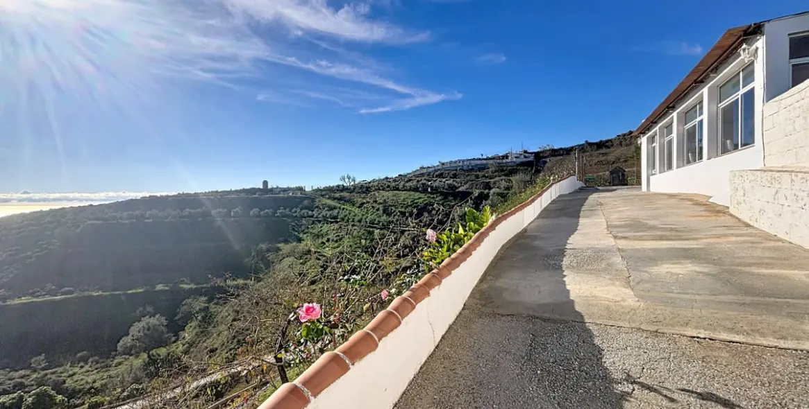 Продажа  жилого участка в Macharaviaya 30