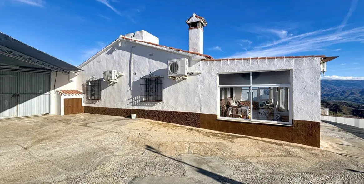 Продажа  жилого участка в Macharaviaya 40