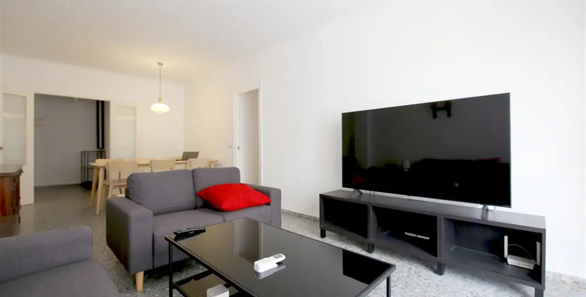 Short-term rent of middle floor apartment in Estepona 4