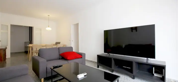 Short-term rent of middle floor apartment in Estepona 3