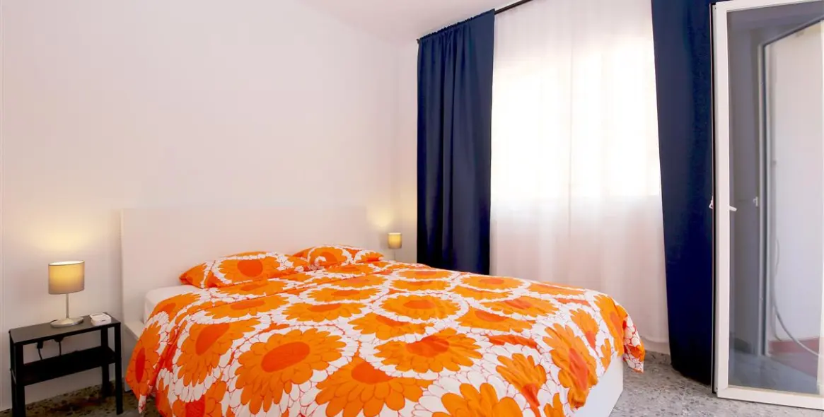 Short-term rent of middle floor apartment in Estepona 7