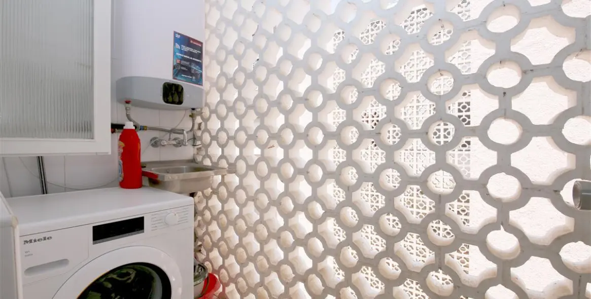 Short-term rent of middle floor apartment in Estepona 18