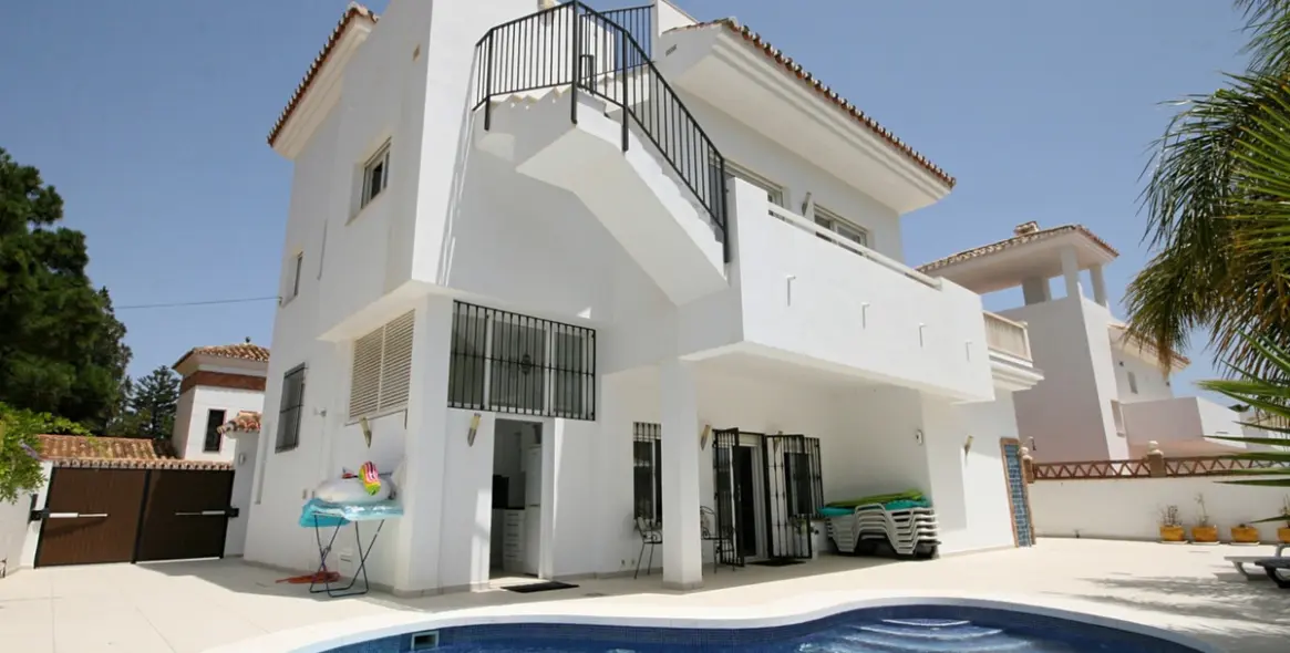 Sale of detached villa in La Cala de Mijas 1