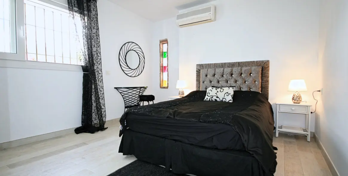 Sale of detached villa in La Cala de Mijas 18