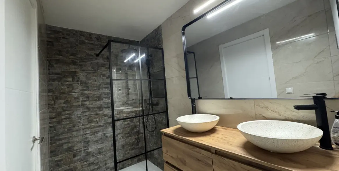 Продажа апартаментов на среднем этаже в Málaga Centro 13