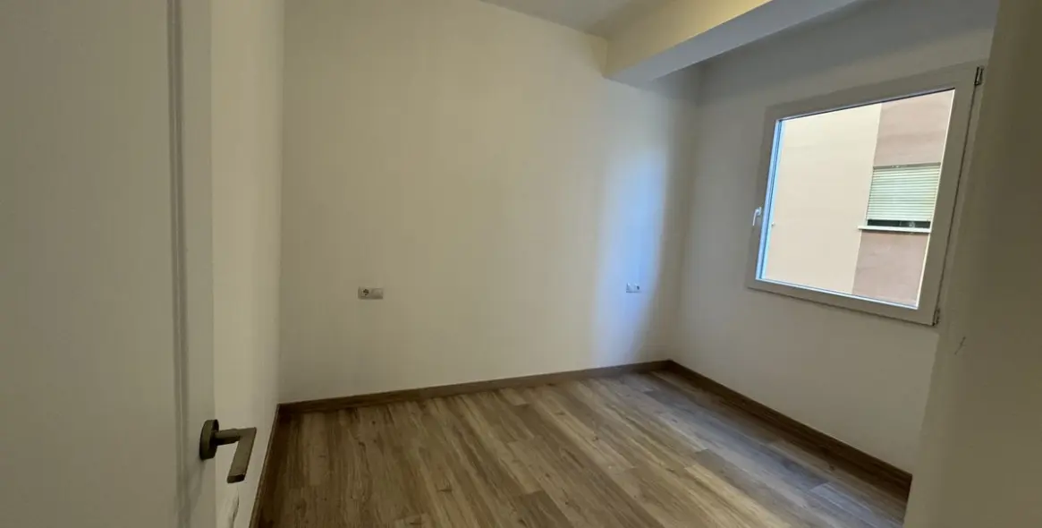 Продажа апартаментов на среднем этаже в Málaga Centro 18