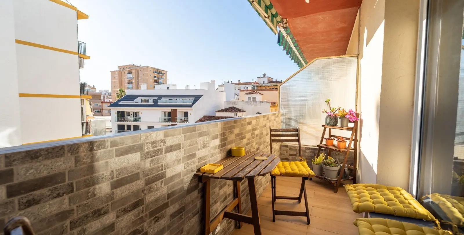 Sale of middle floor apartment in Fuengirola 6