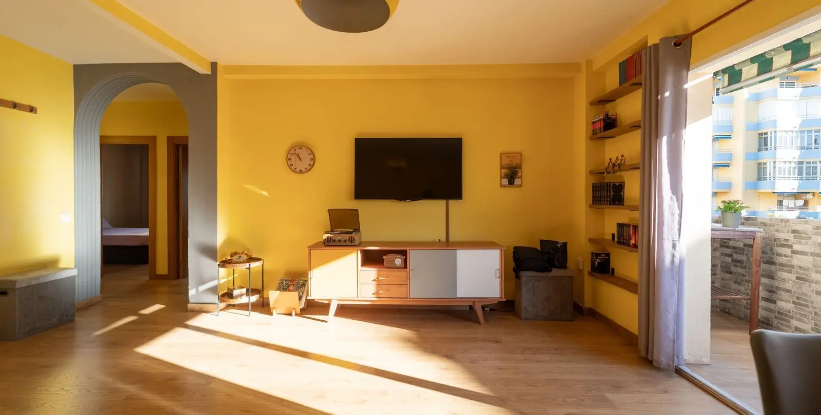 Sale of middle floor apartment in Fuengirola 12