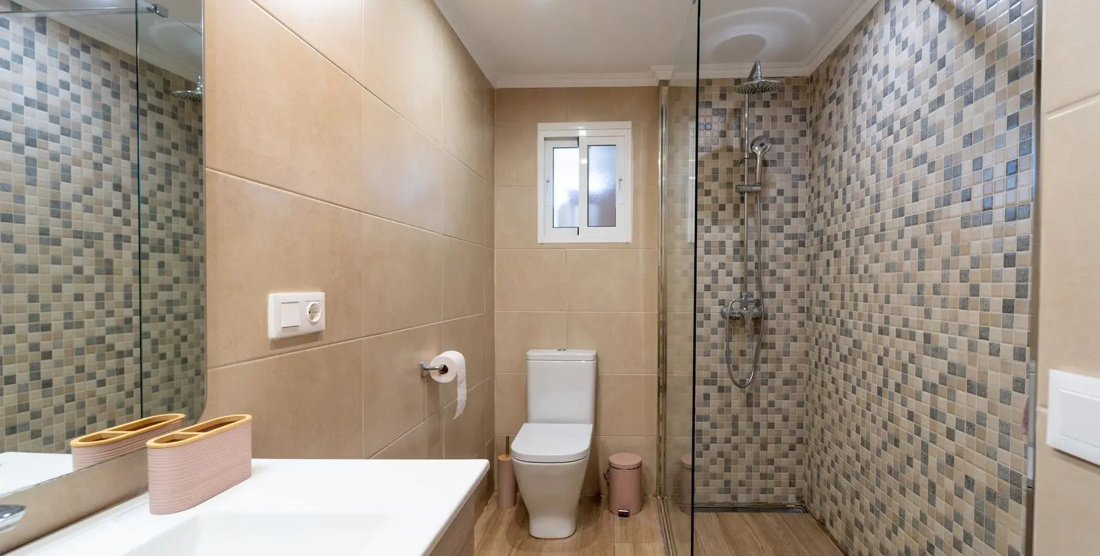 Sale of middle floor apartment in Fuengirola 18