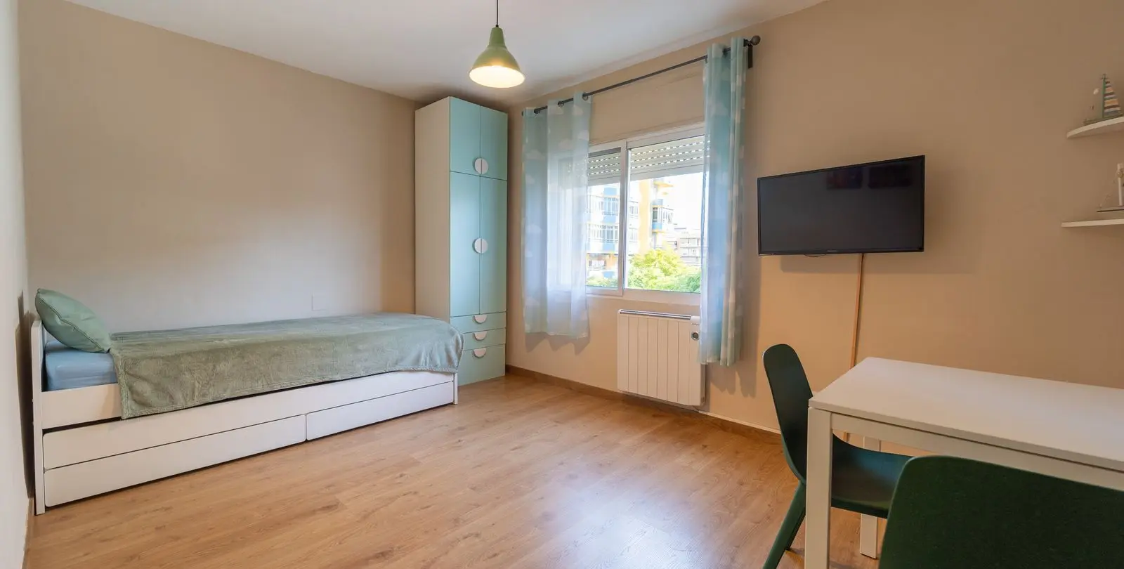 Sale of middle floor apartment in Fuengirola 20