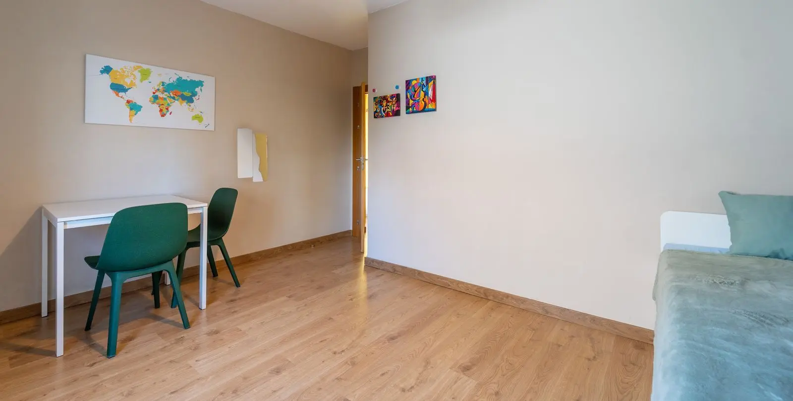 Sale of middle floor apartment in Fuengirola 21