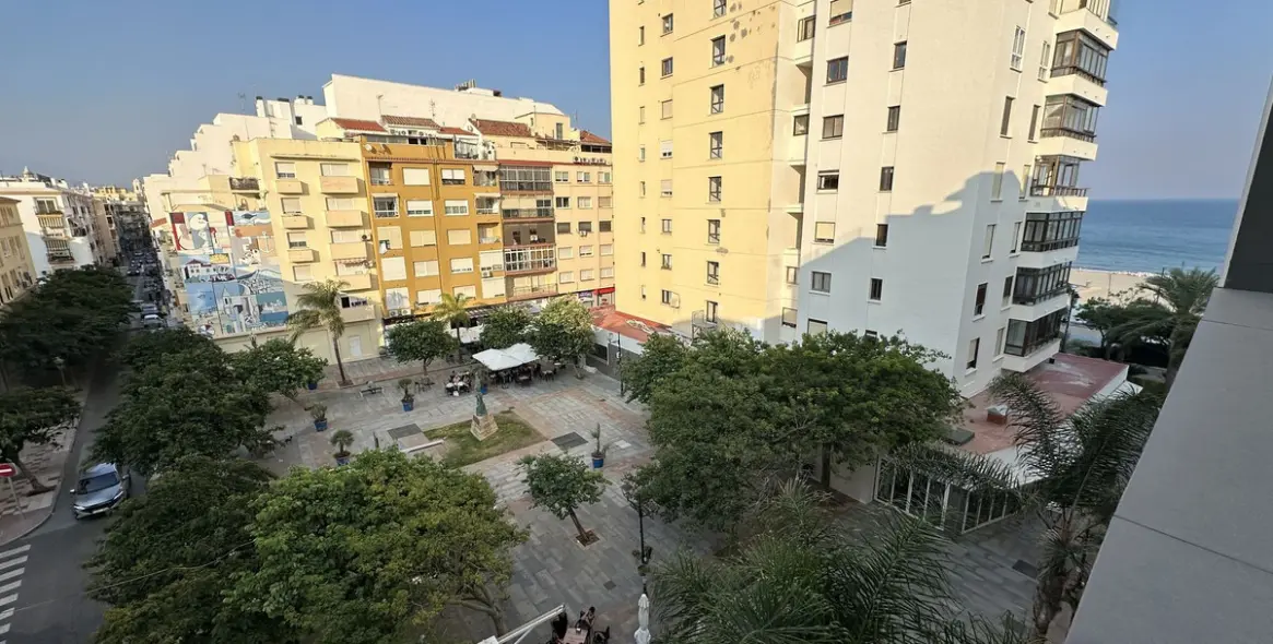 Sale of penthouse in Estepona 1