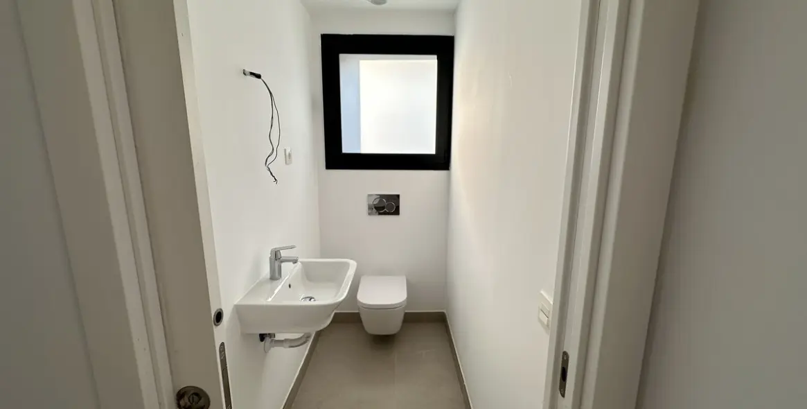 Sale of penthouse in Estepona 11