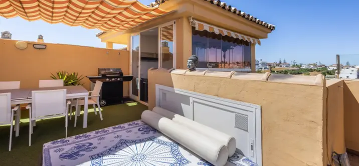 Продажа двухуровневого пентхауса в Fuengirola 0