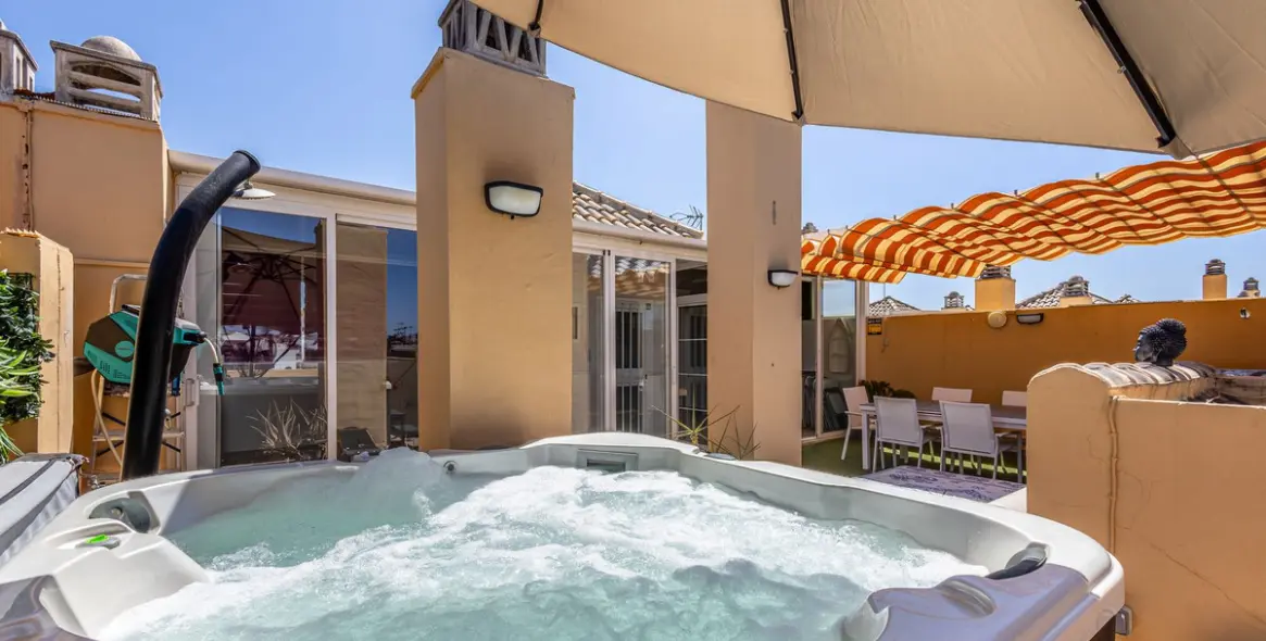 Sale of penthouse duplex in Fuengirola 5