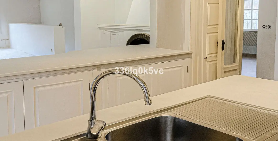 Продажа  отдельно стоящей виллы в Benahavís 12