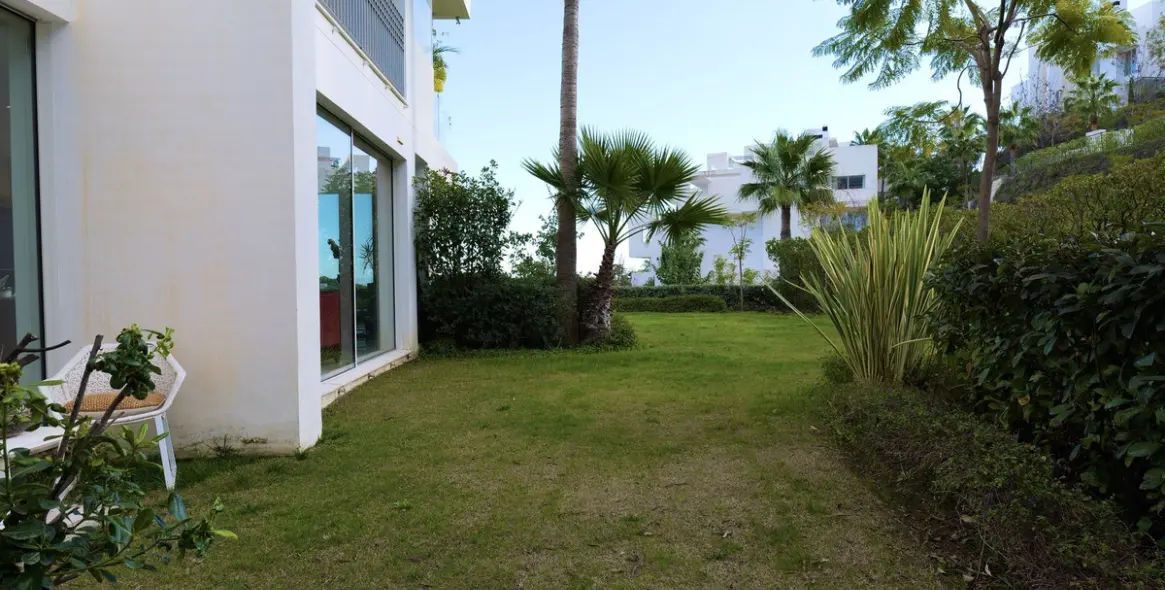 Sale of ground floor apartment in Ojén 33