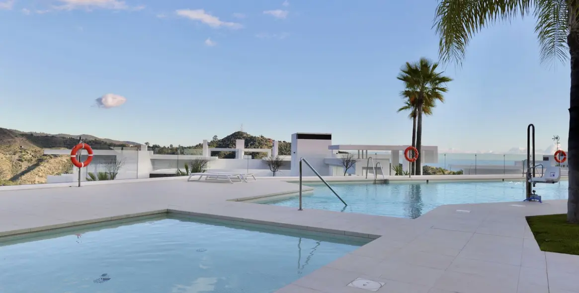 Sale of ground floor apartment in Ojén 35