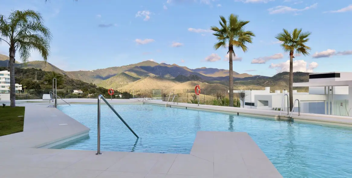 Sale of ground floor apartment in Ojén 38