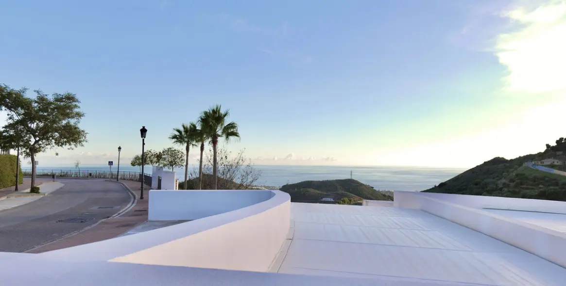 Sale of ground floor apartment in Ojén 43