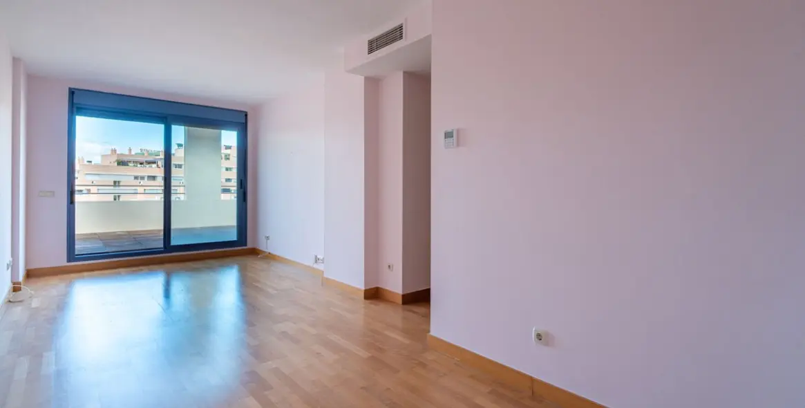 Sale of penthouse in Málaga Centro 4