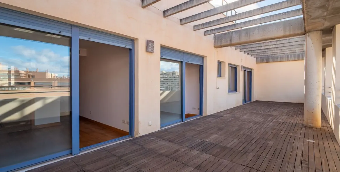 Sale of penthouse in Málaga Centro 7