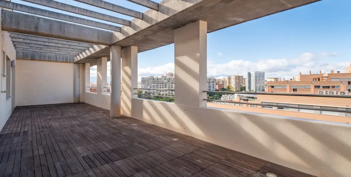 Sale of penthouse in Málaga Centro 8