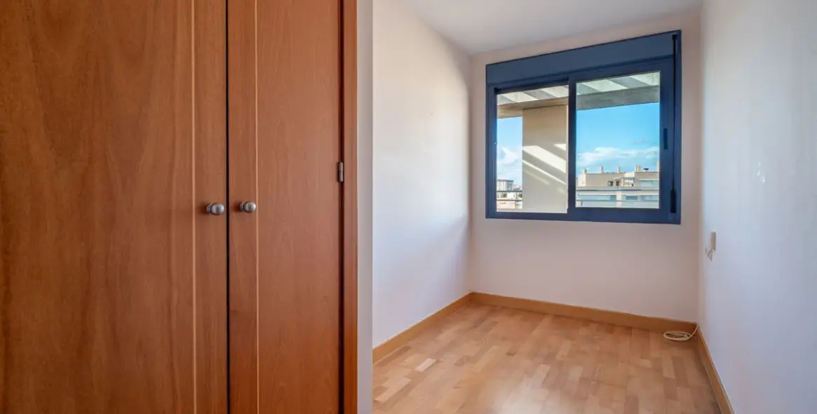 Sale of penthouse in Málaga Centro 13