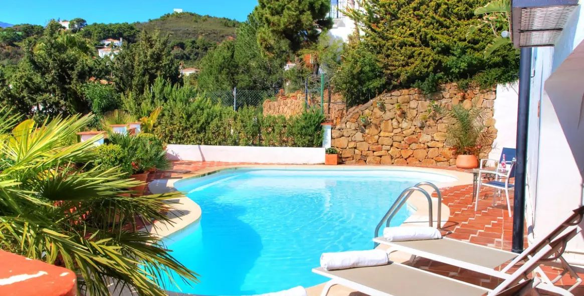 Alquiler a corto plazo de villa independiente en Estepona 2