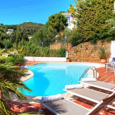 Alquiler a corto plazo de villa independiente en Estepona