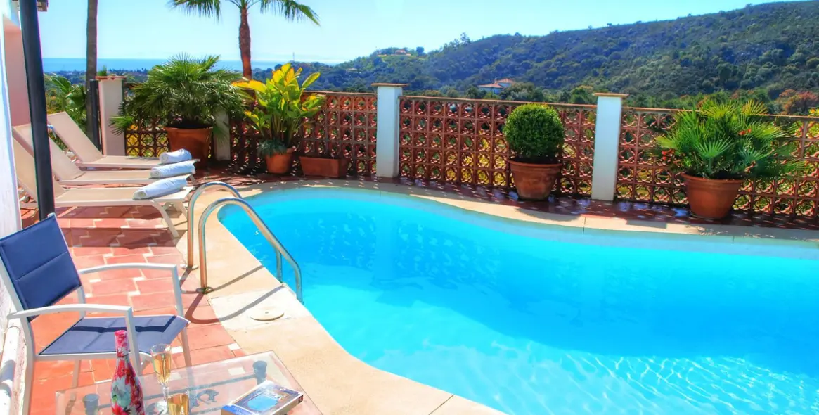 Alquiler a corto plazo de villa independiente en Estepona 3