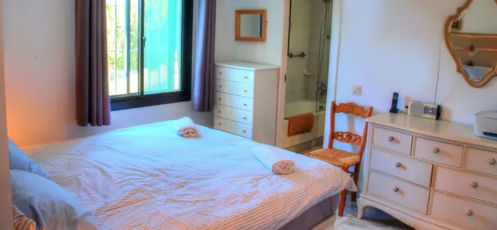 Alquiler a corto plazo de villa independiente en Estepona 4