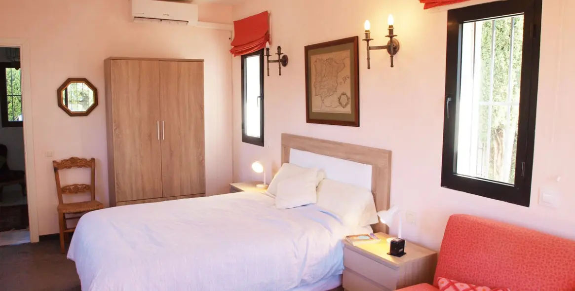 Alquiler a corto plazo de villa independiente en Estepona 17