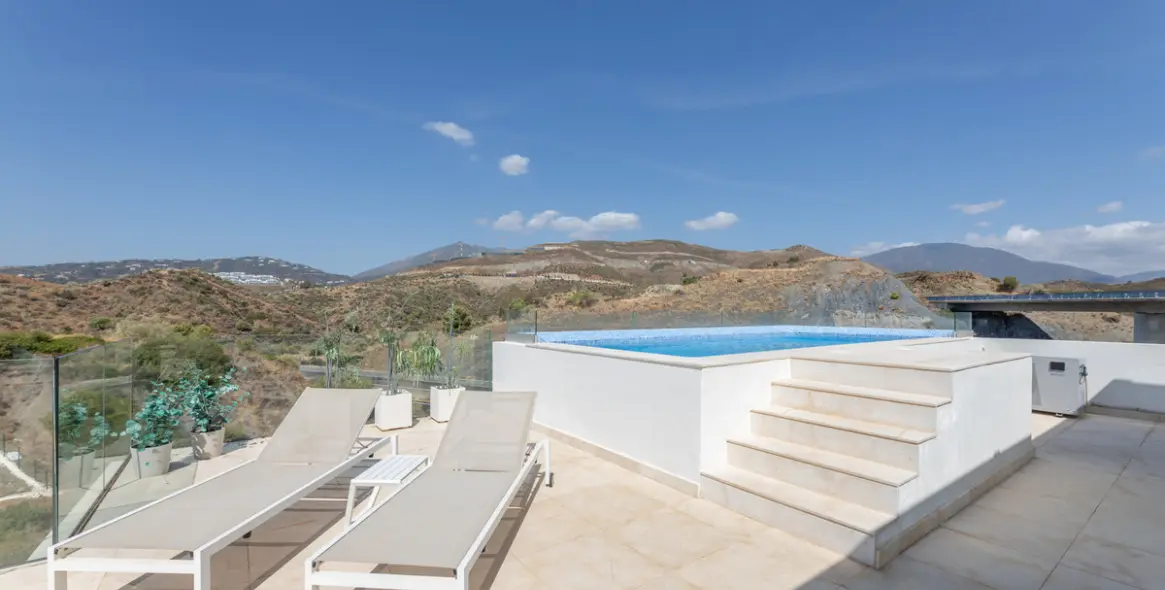 Short-term rent of middle floor apartment in Nueva Andalucía 1